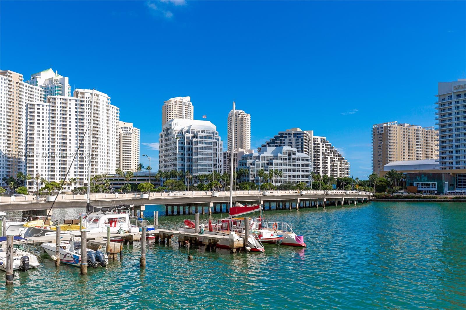 905 Brickell Bay Dr # 2028
