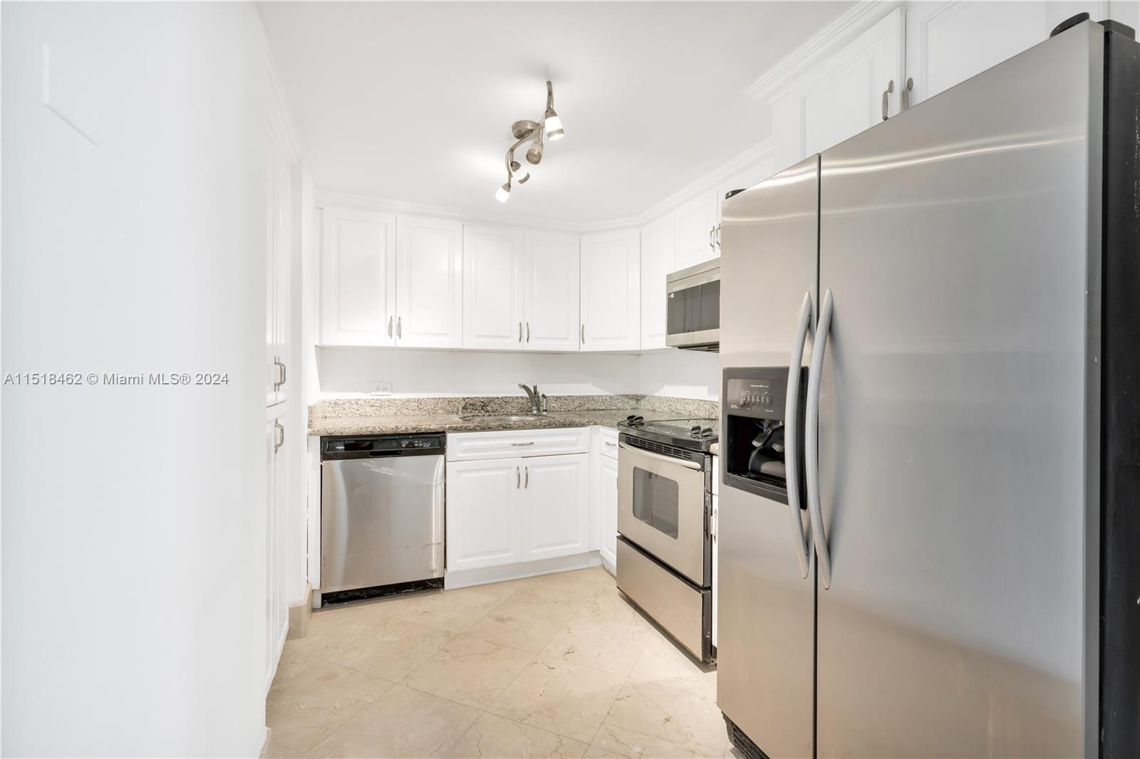 905 Brickell Bay Dr # 2028