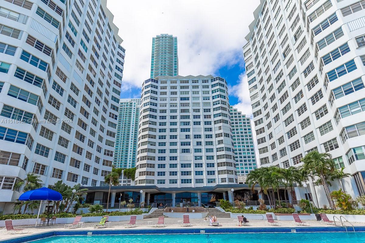 905 Brickell Bay Dr # 2028