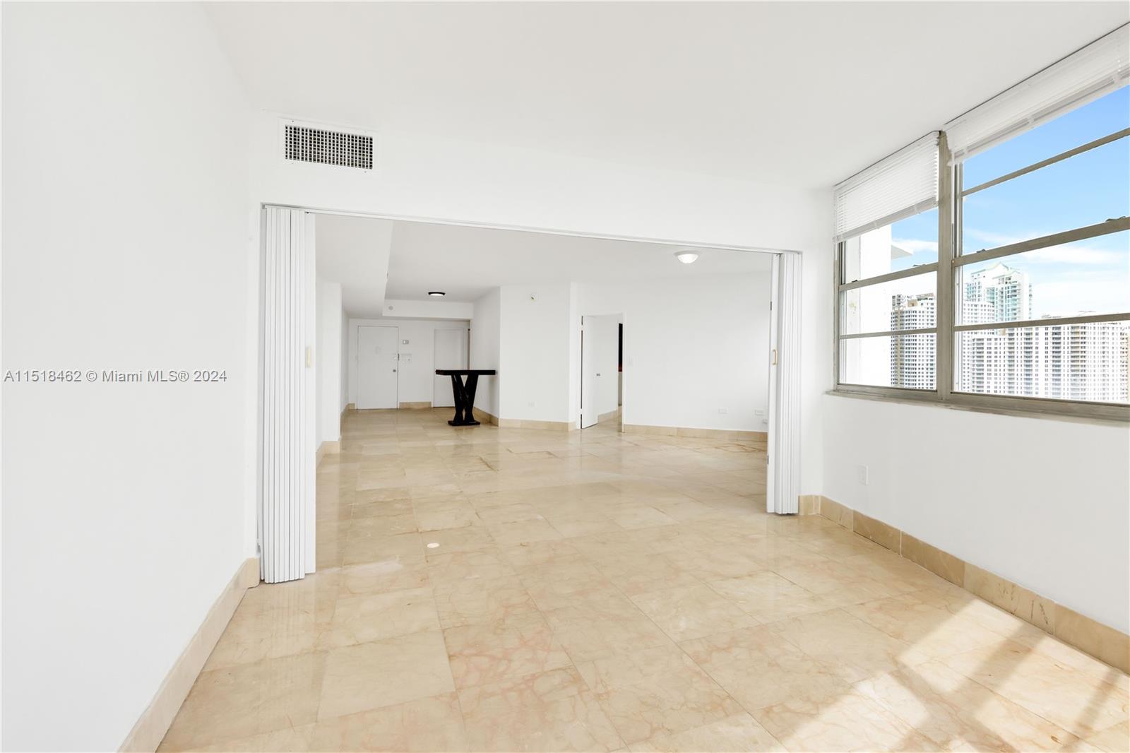 905 Brickell Bay Dr # 2028