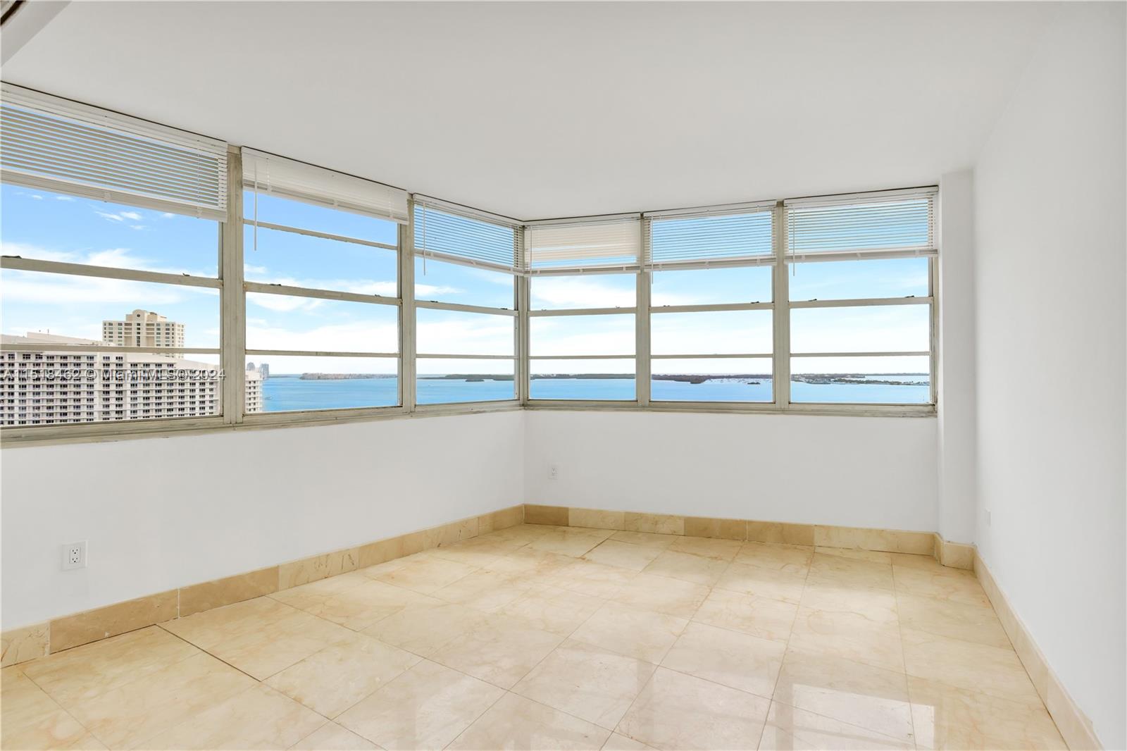 905 Brickell Bay Dr # 2028