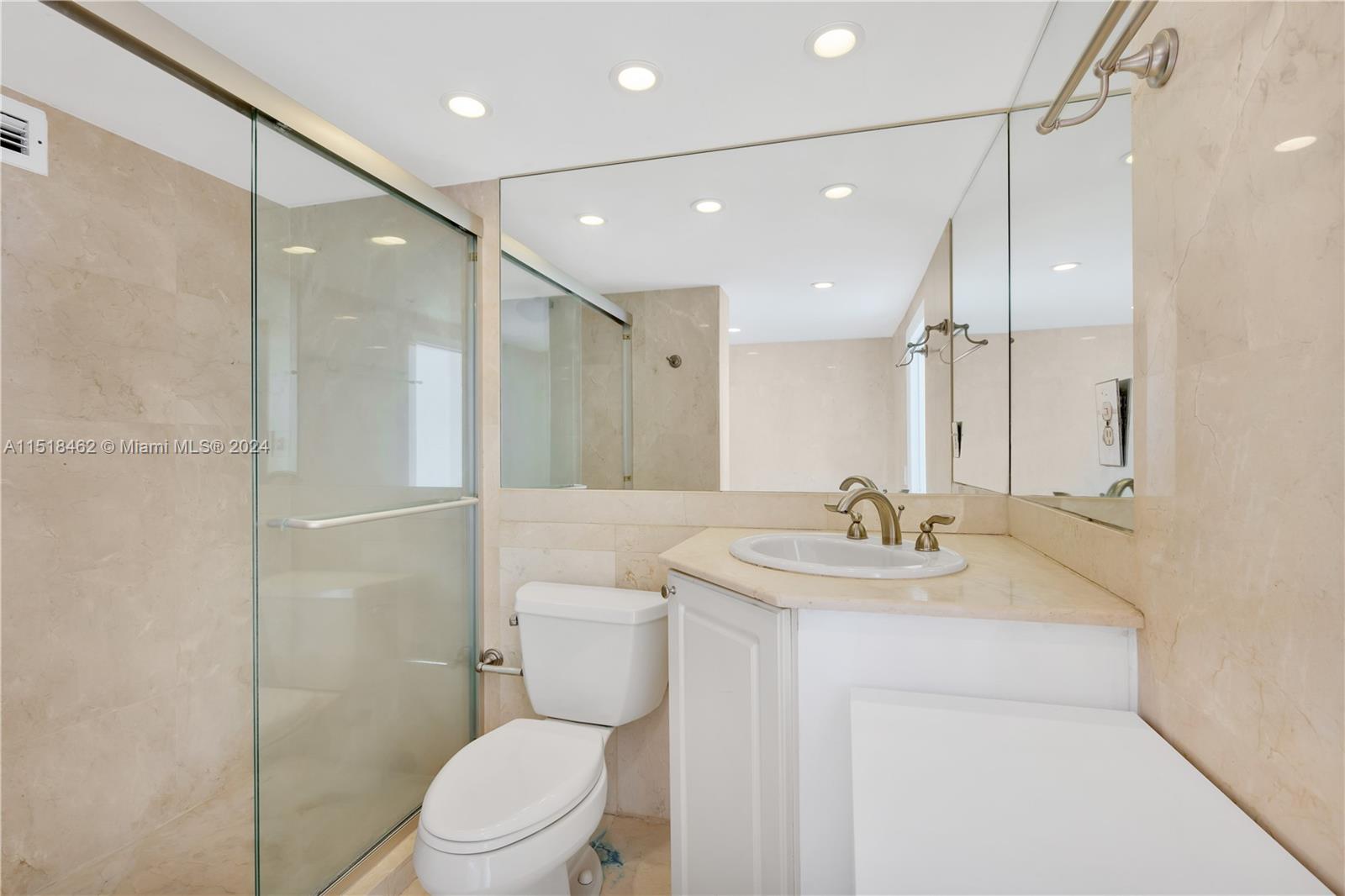 905 Brickell Bay Dr # 2028