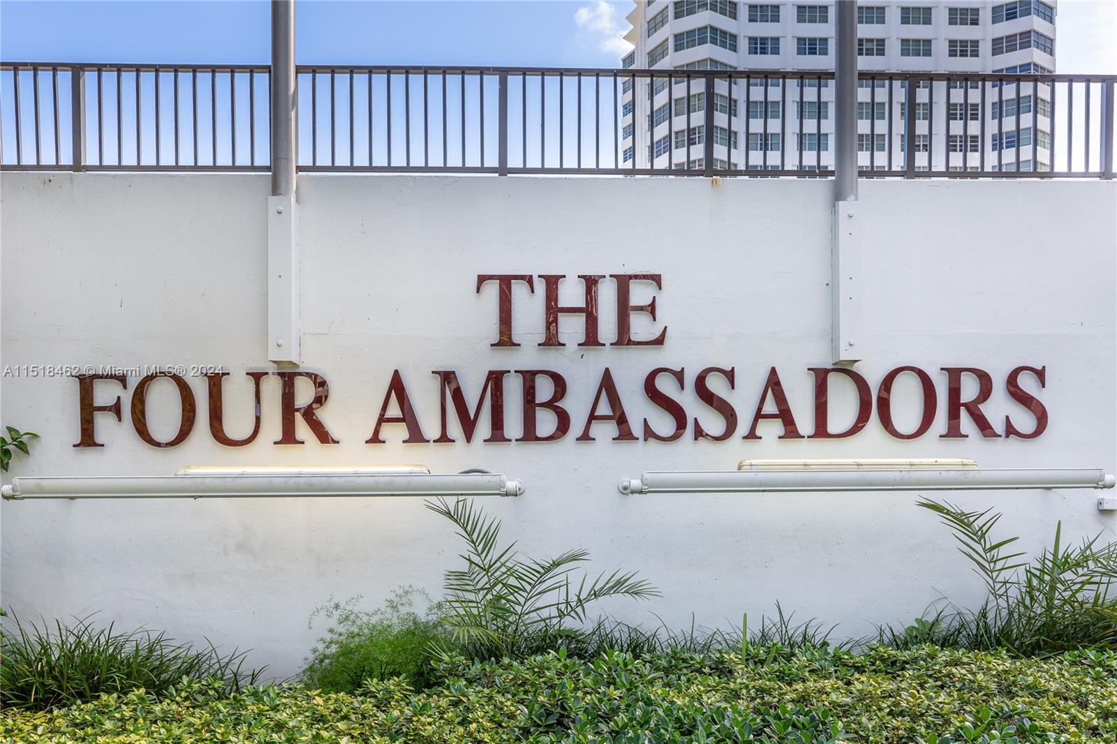 905 Brickell Bay Dr # 2028