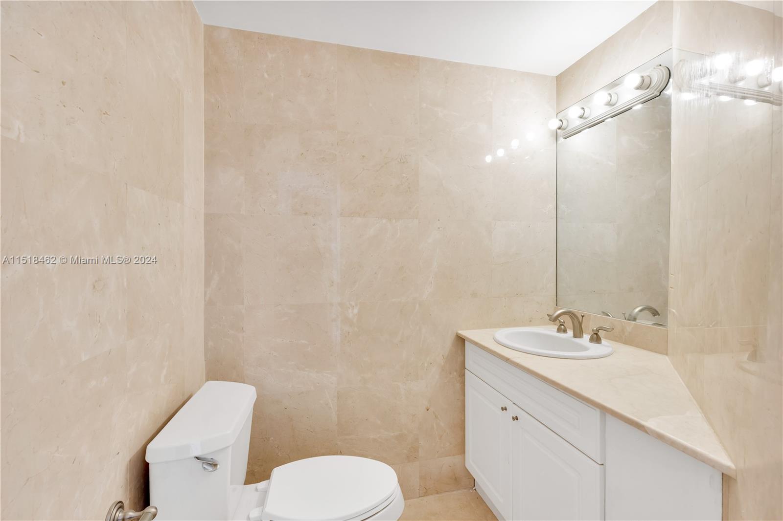 905 Brickell Bay Dr # 2028