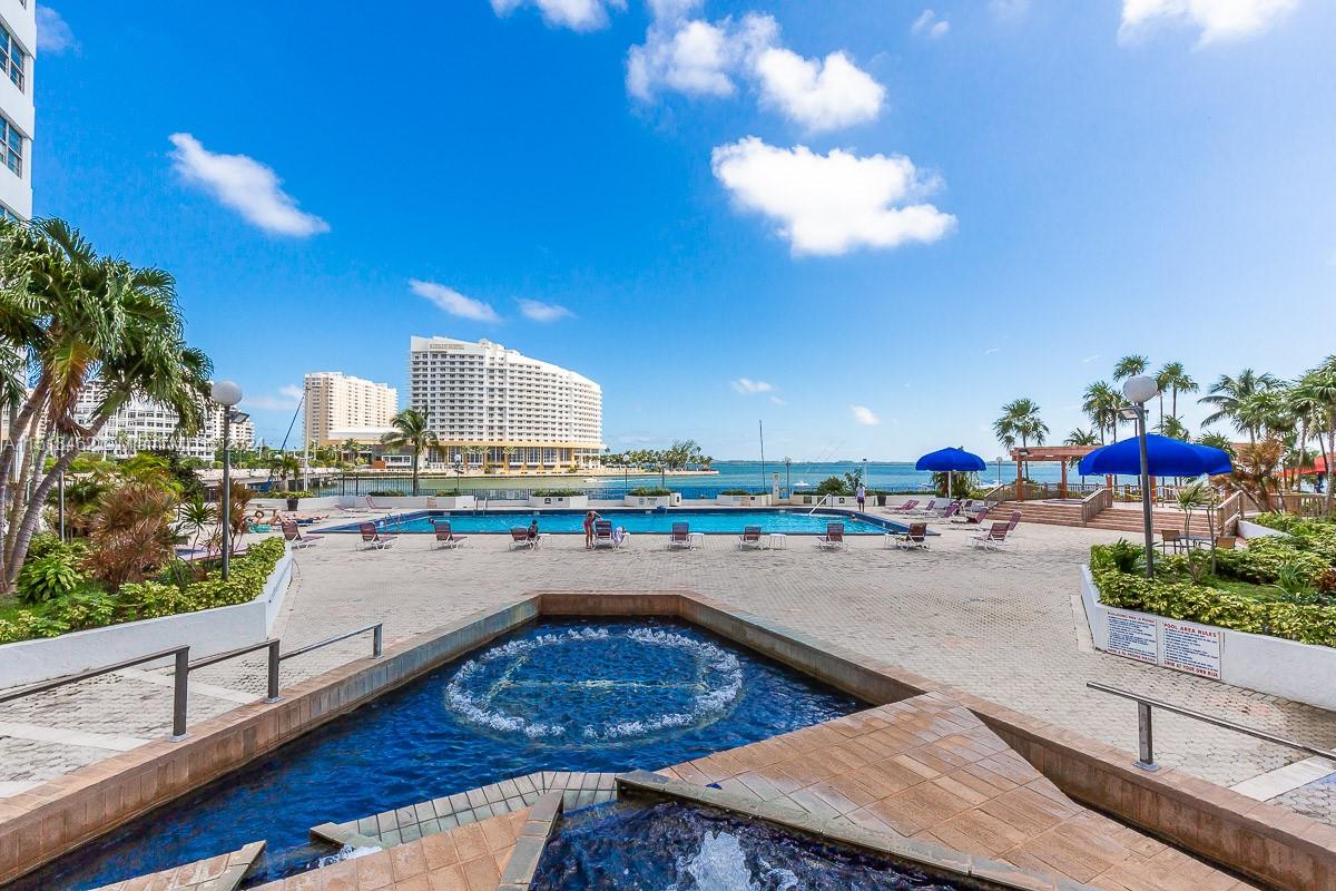905 Brickell Bay Dr # 2028