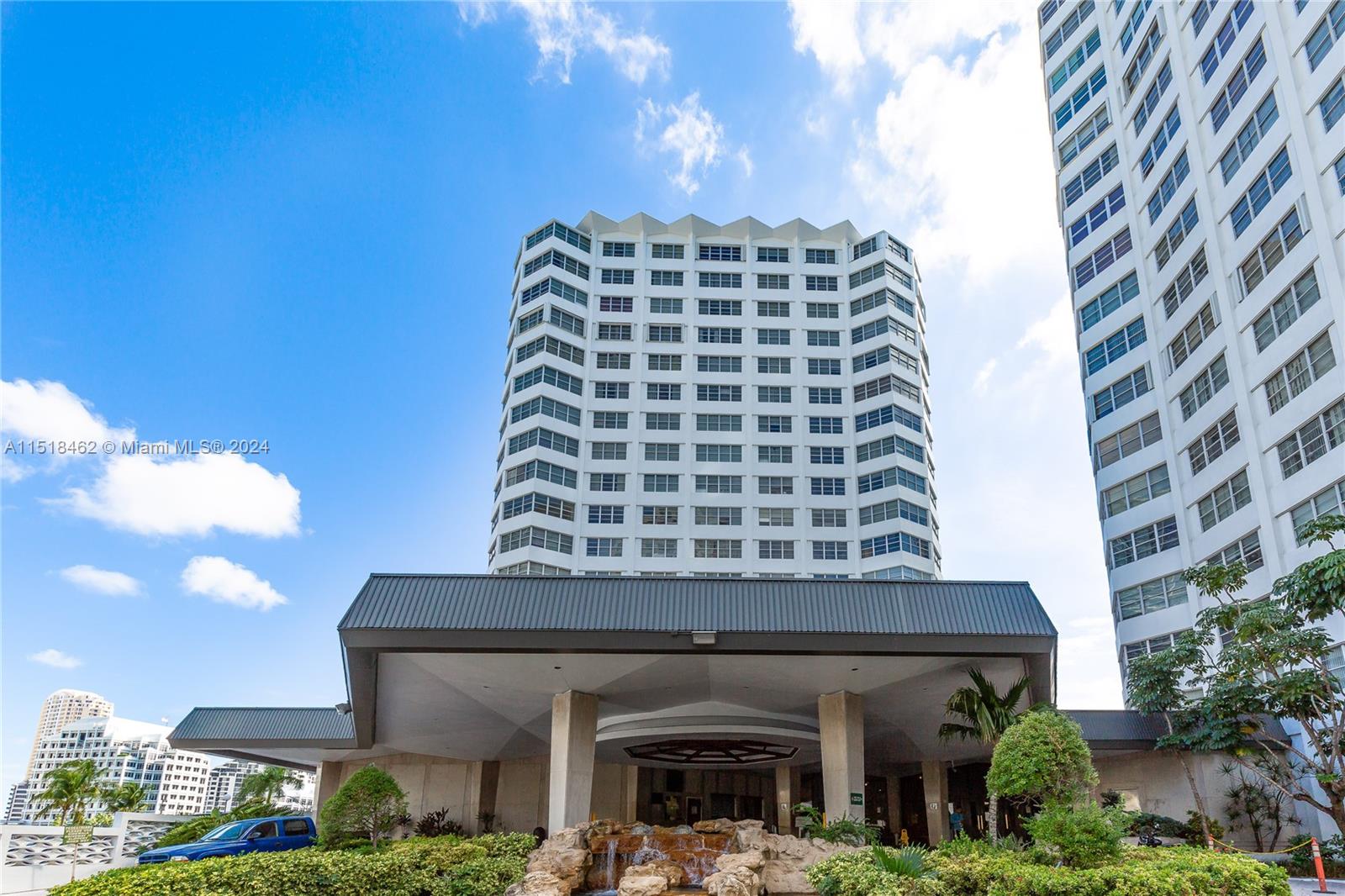 905 Brickell Bay Dr # 2028