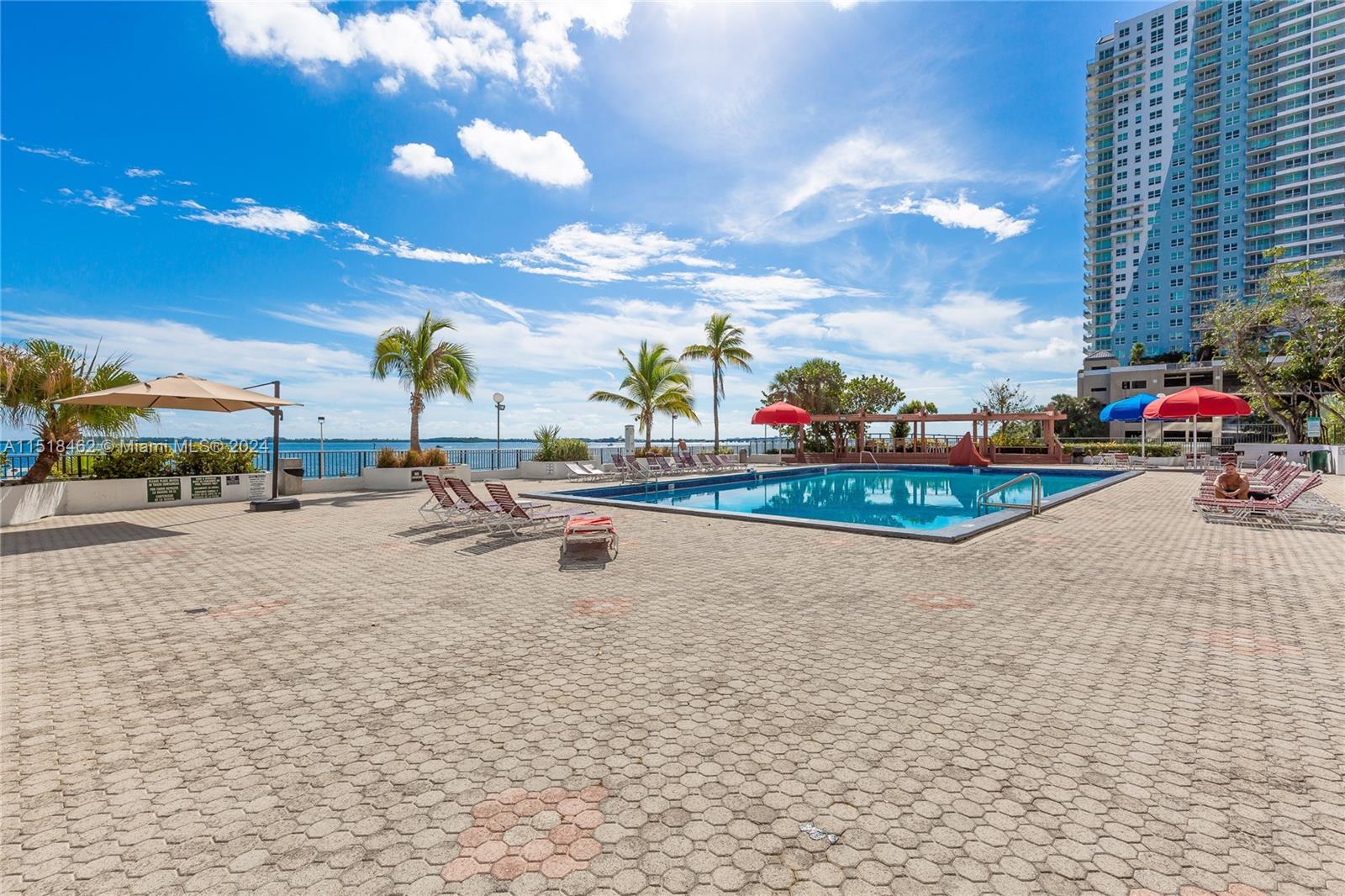 905 Brickell Bay Dr # 2028