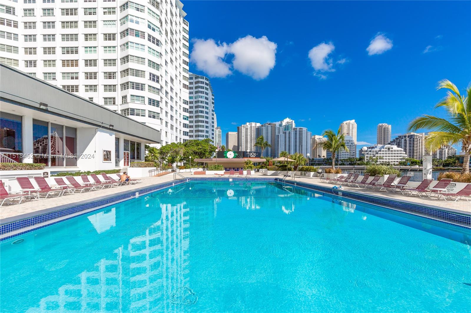 905 Brickell Bay Dr # 2028