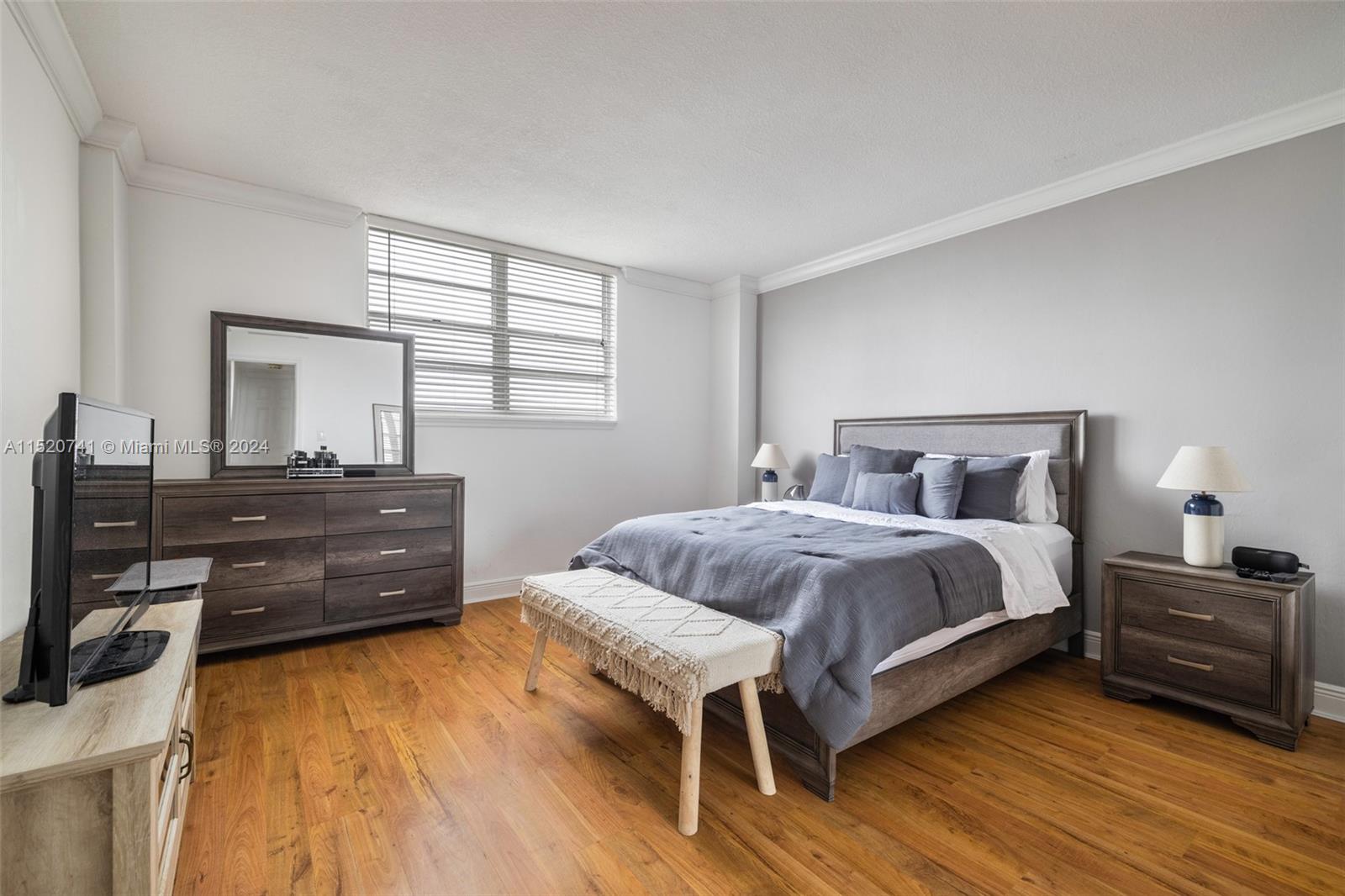 90 Edgewater Dr # 1217