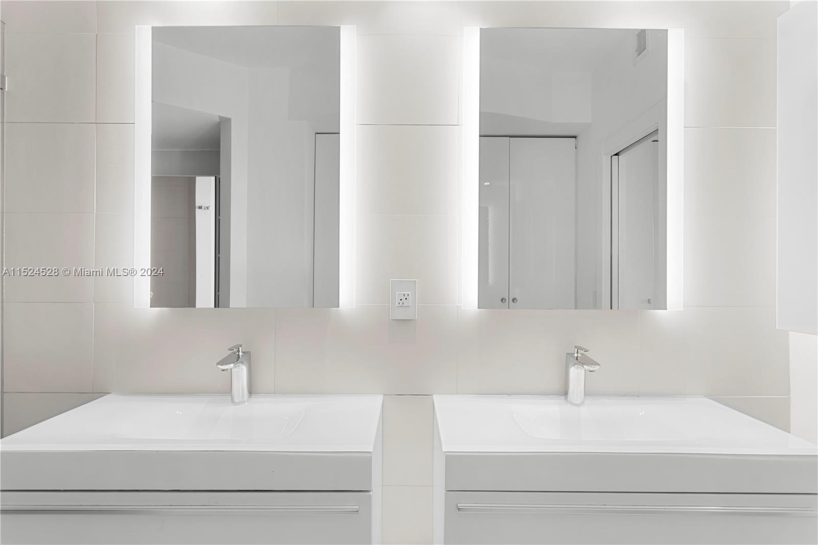 781 Crandon Blvd Unit: 805