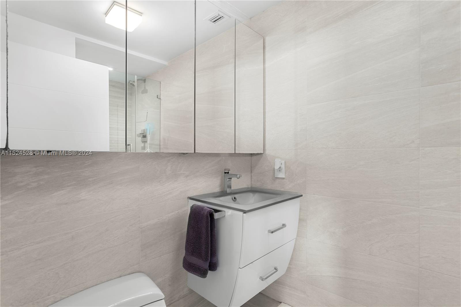 781 Crandon Blvd Unit: 805