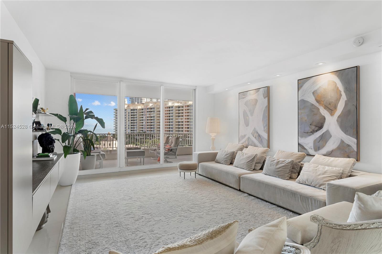 781 Crandon Blvd Unit: 805