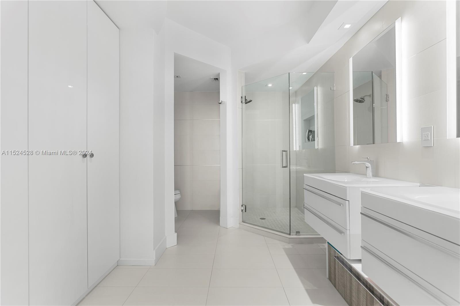 781 Crandon Blvd Unit: 805