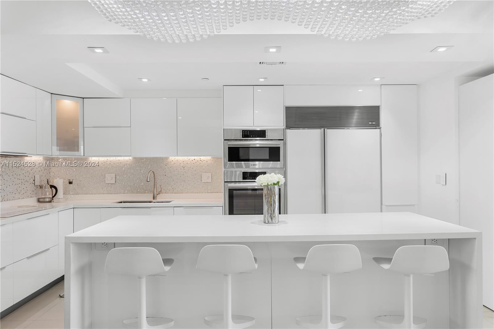 781 Crandon Blvd Unit: 805