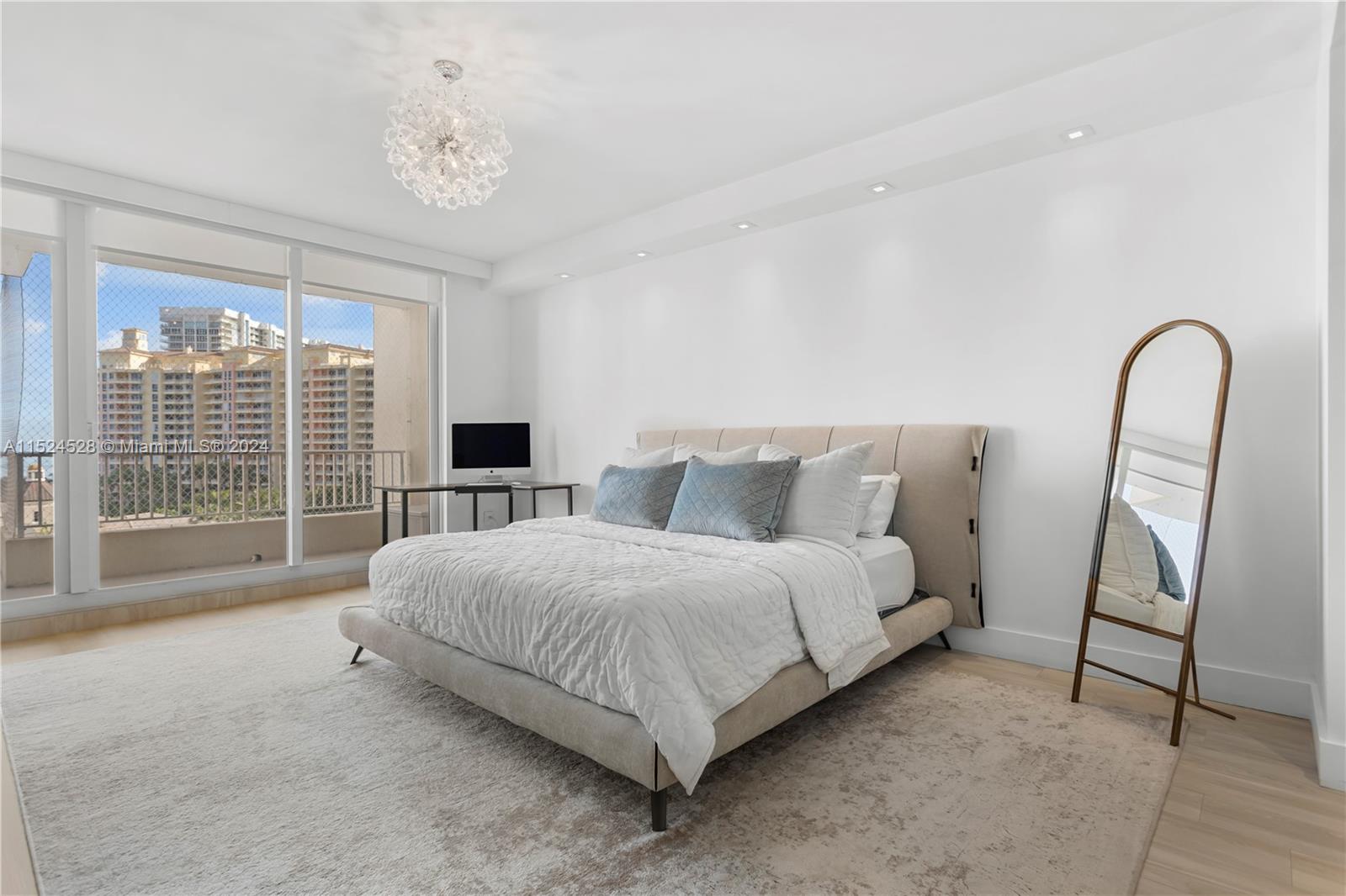 781 Crandon Blvd Unit: 805