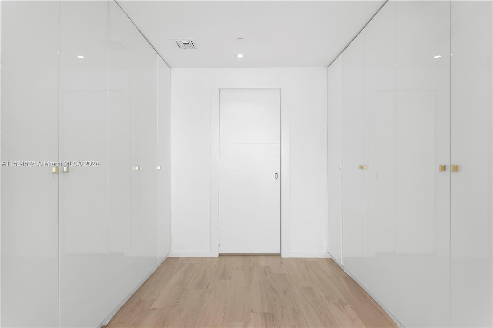 781 Crandon Blvd Unit: 805