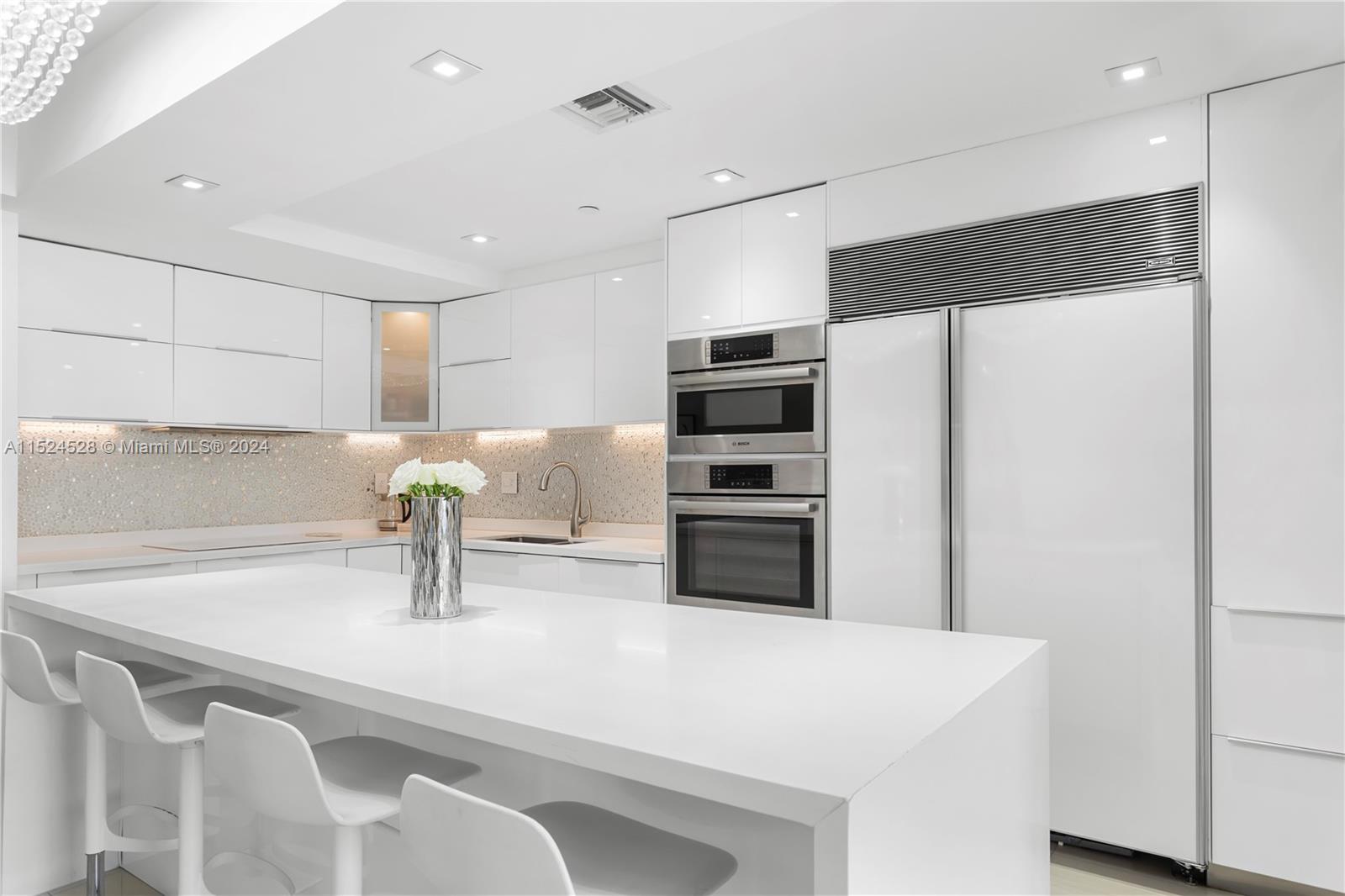 781 Crandon Blvd Unit: 805