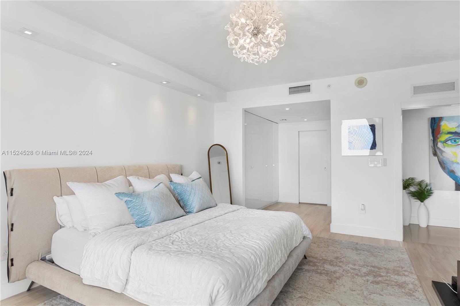 781 Crandon Blvd Unit: 805