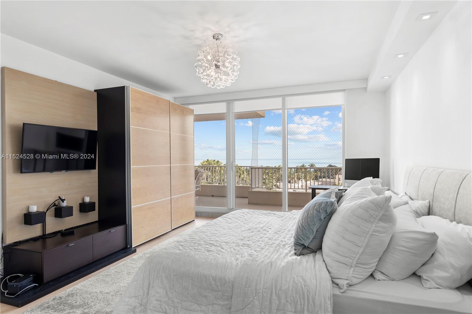 781 Crandon Blvd Unit: 805