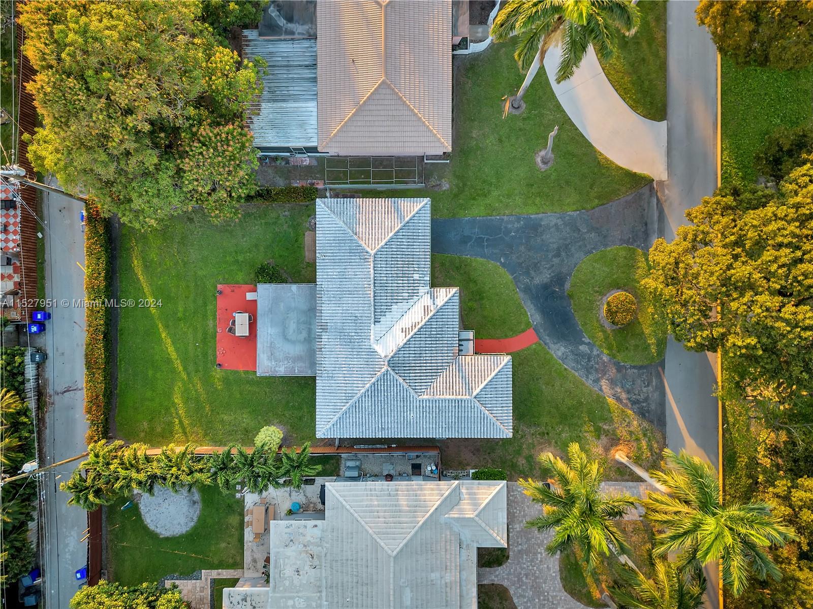 1328 Dewey St