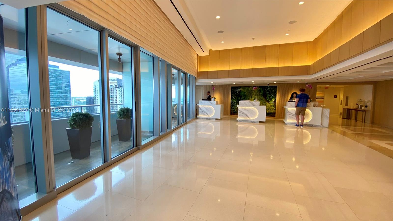 1395 Brickell Ave # 2912