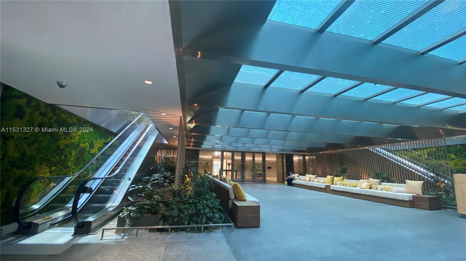 1395 Brickell Ave # 2912
