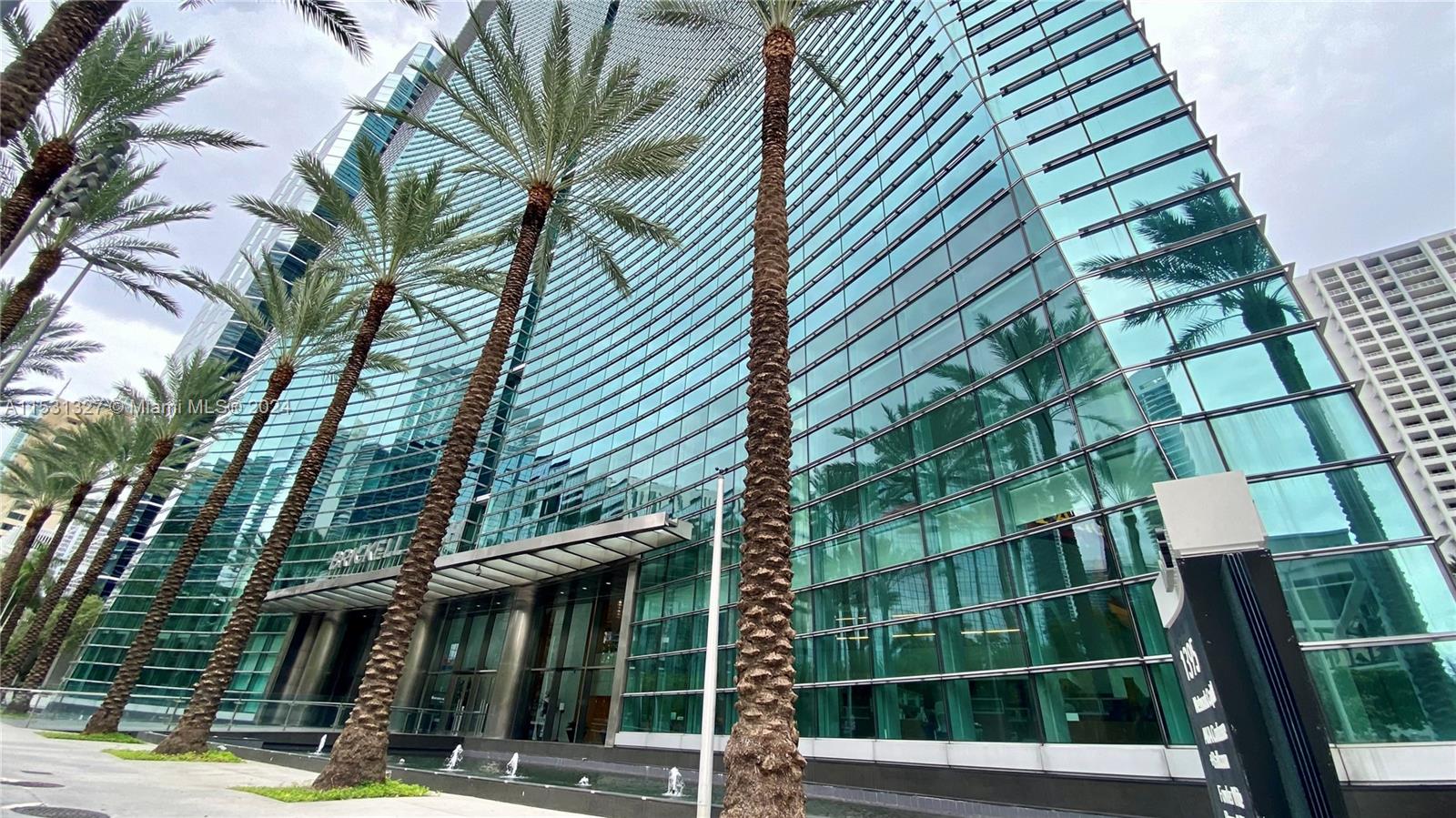 1395 Brickell Ave # 2912