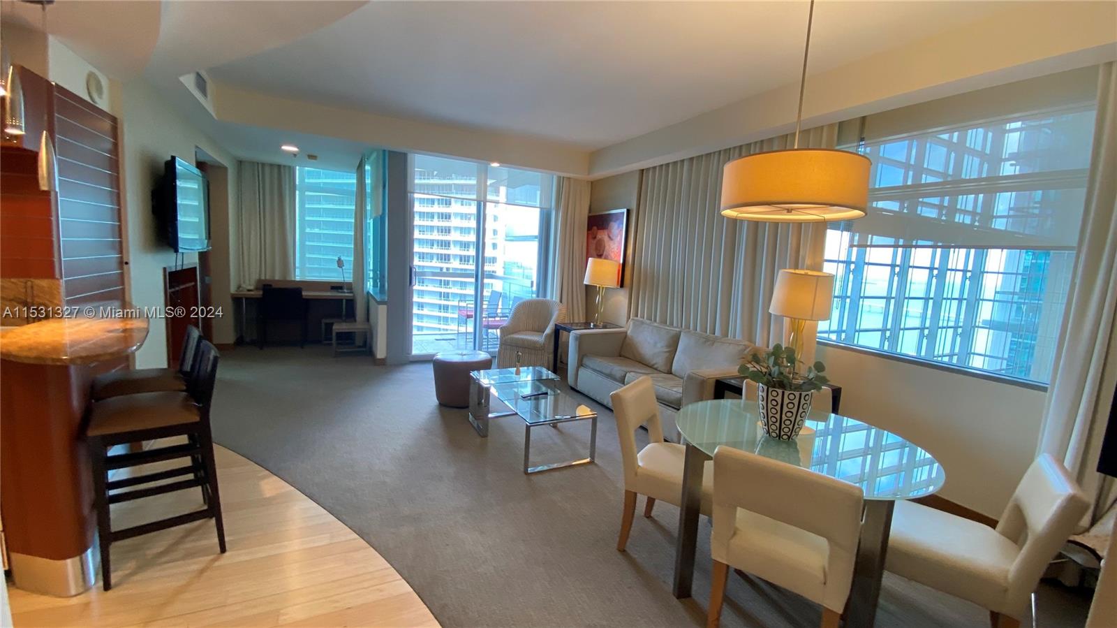 1395 Brickell Ave # 2912