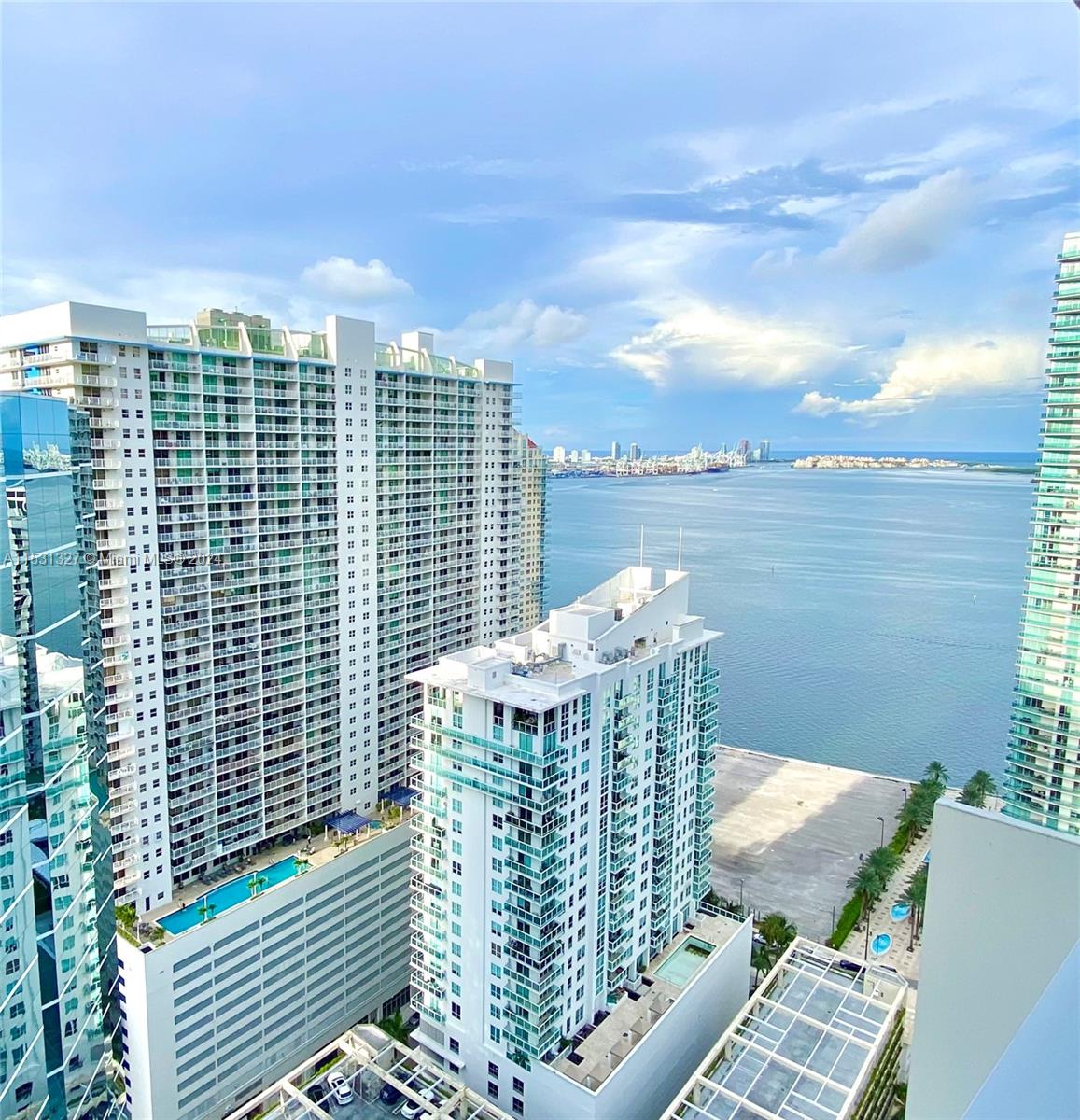 1395 Brickell Ave # 2912
