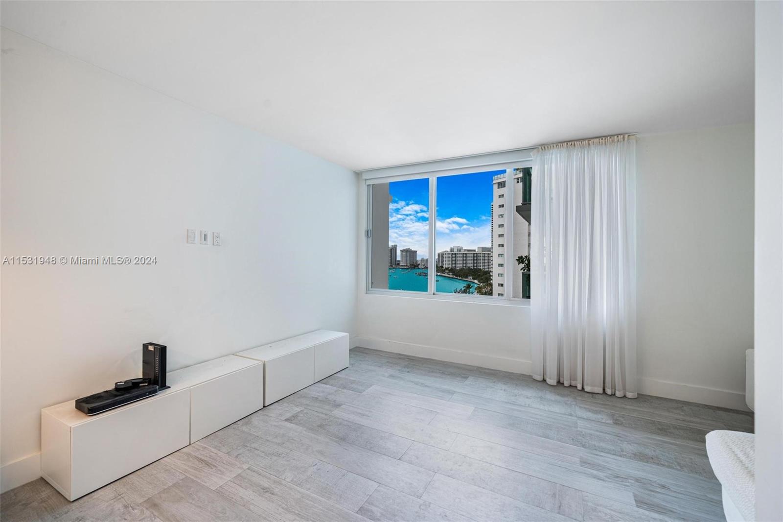 1000 West Ave # 922