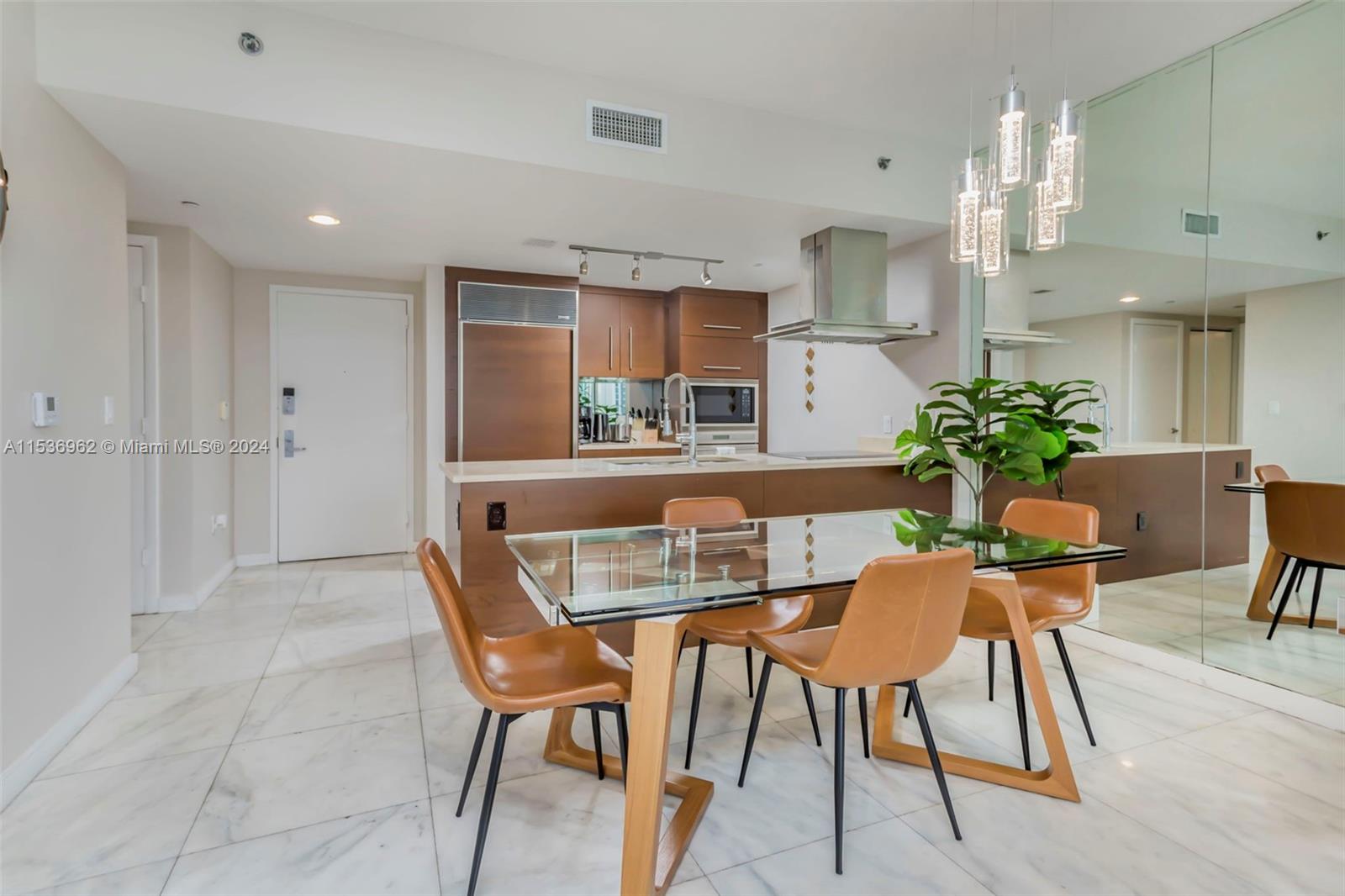 485 Brickell Ave # 2103