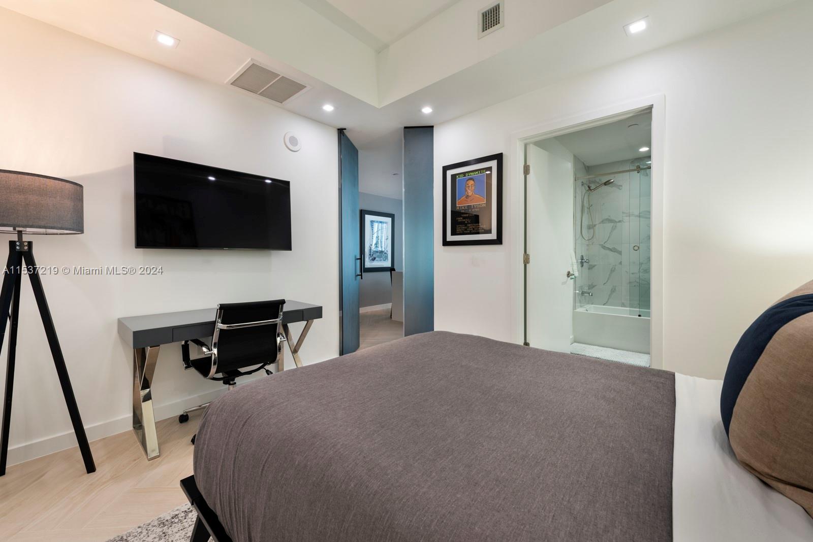 851 NE 1st Ave # 2505