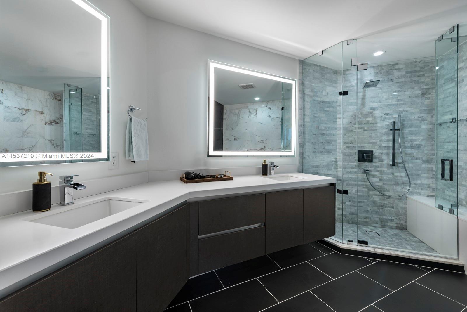 851 NE 1st Ave # 2505