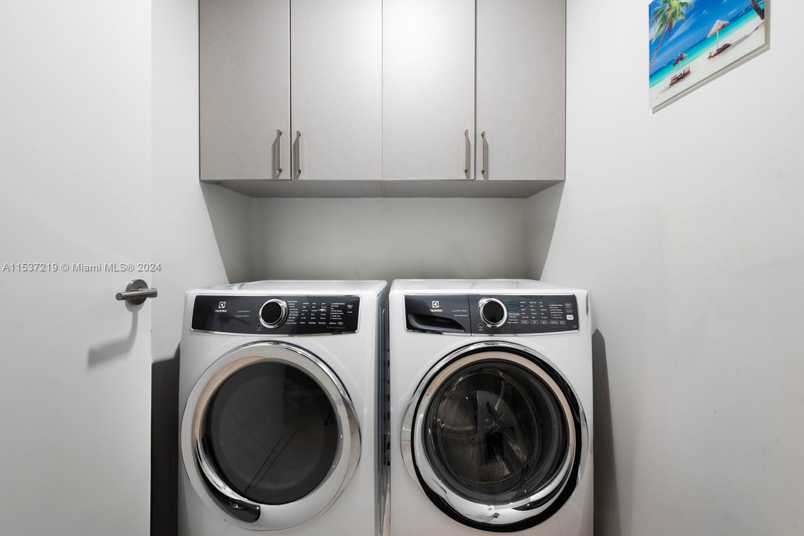 851 NE 1st Ave # 2505