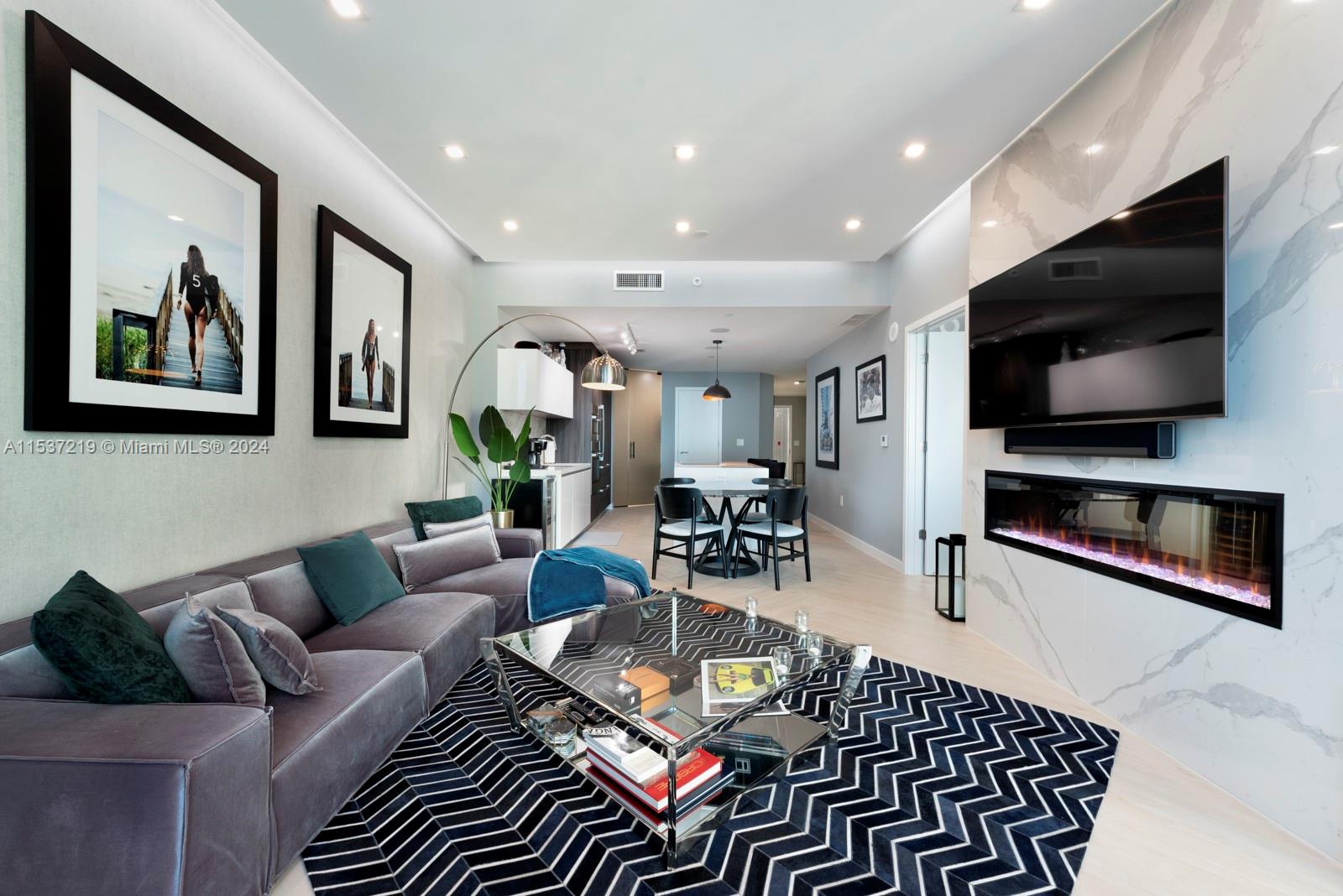 851 NE 1st Ave # 2505