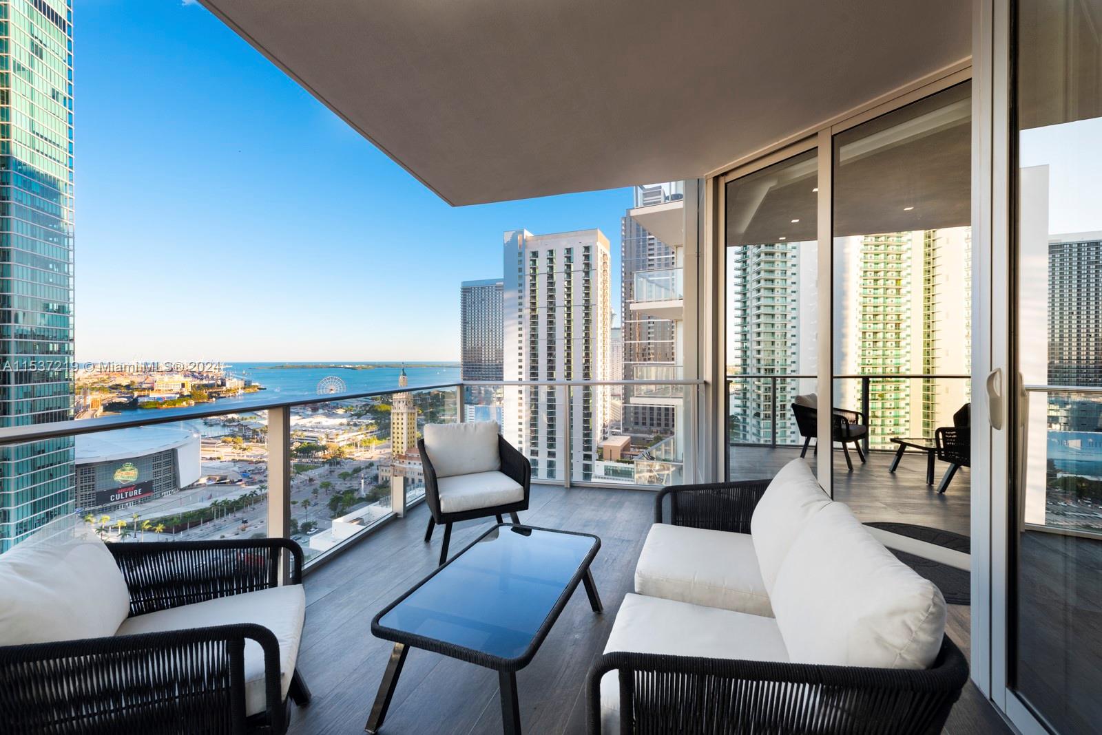 851 NE 1st Ave # 2505