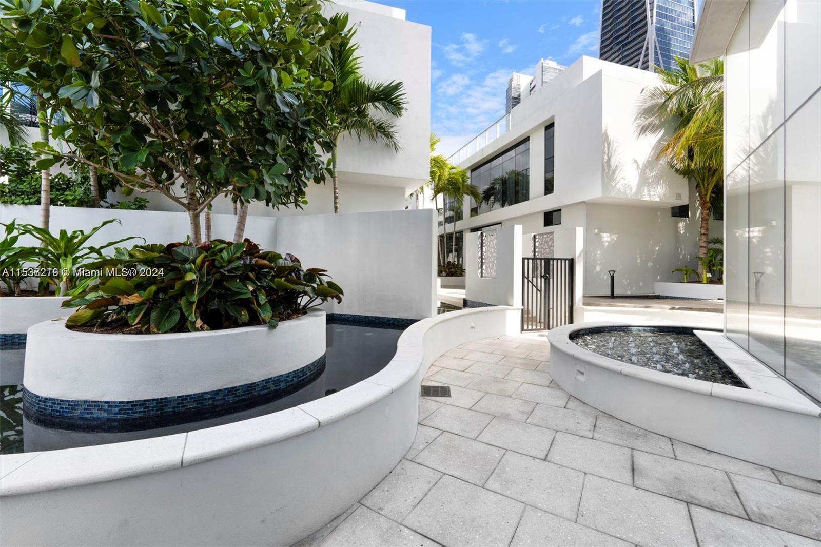 851 NE 1st Ave # 2505