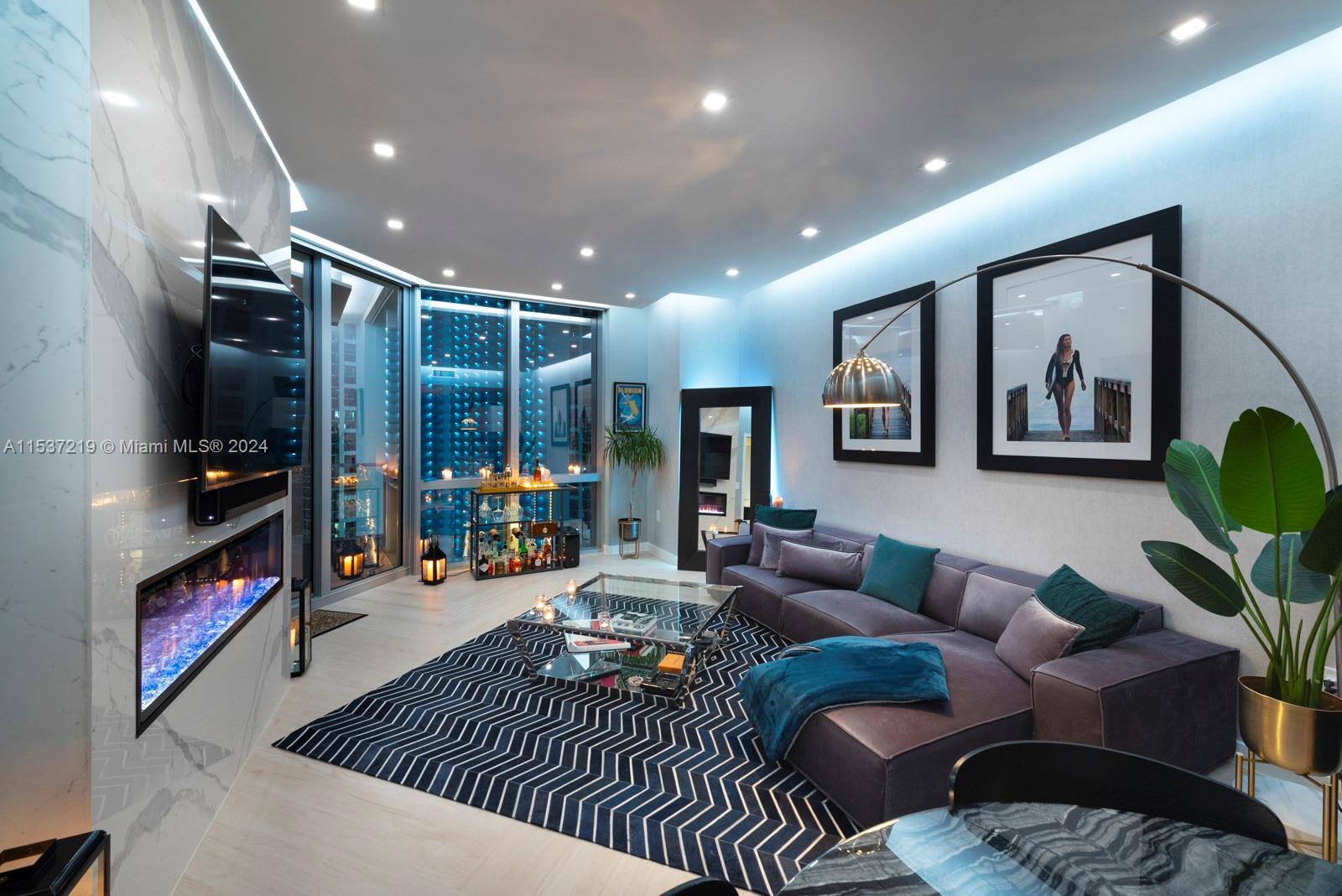 851 NE 1st Ave # 2505