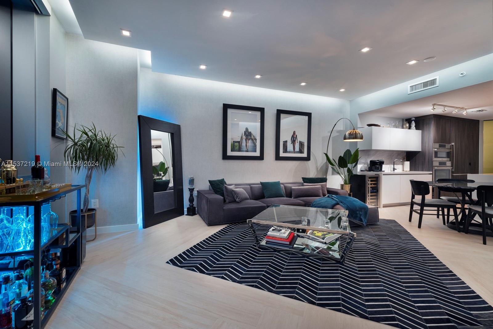 851 NE 1st Ave # 2505