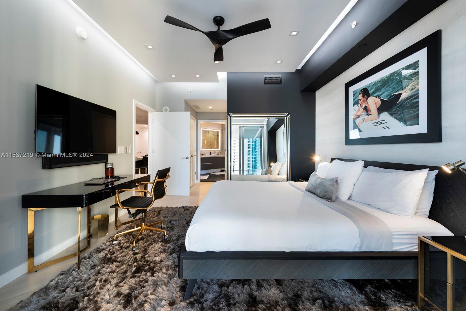 851 NE 1st Ave # 2505