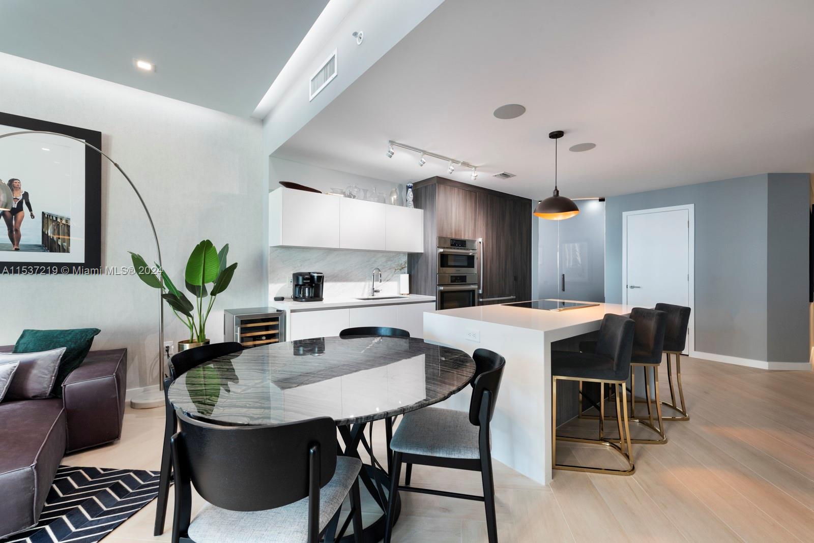 851 NE 1st Ave # 2505