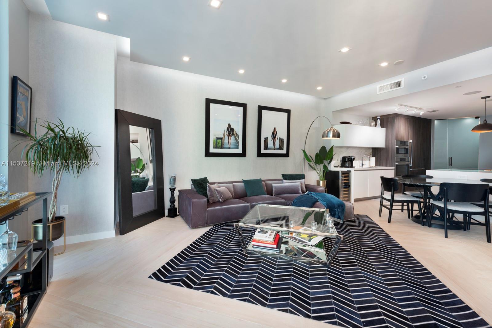 851 NE 1st Ave # 2505