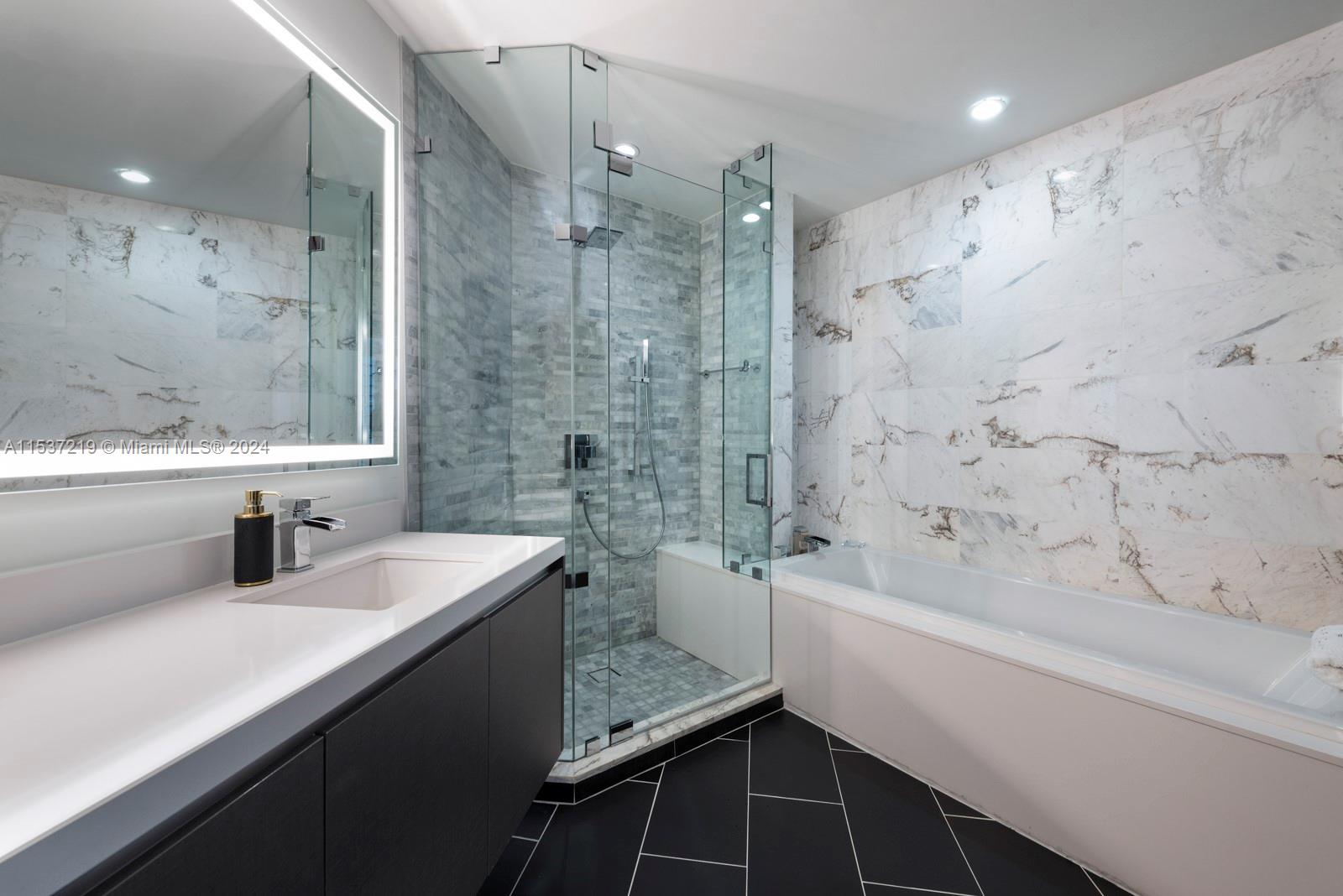 851 NE 1st Ave # 2505