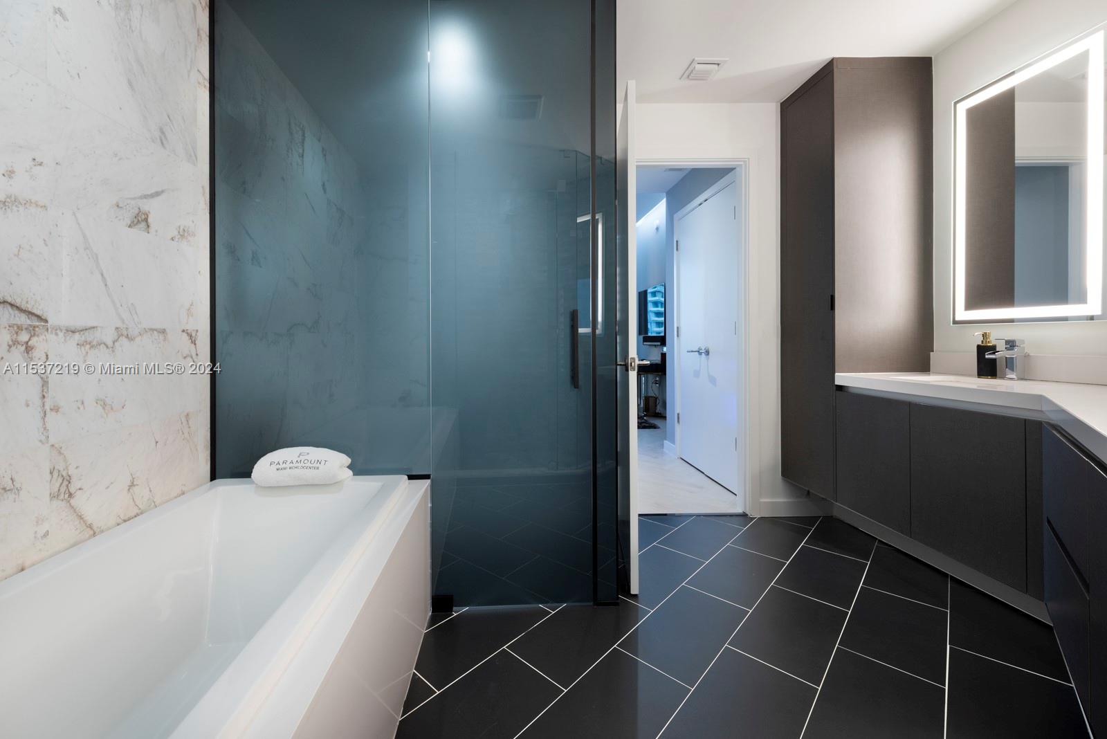 851 NE 1st Ave # 2505