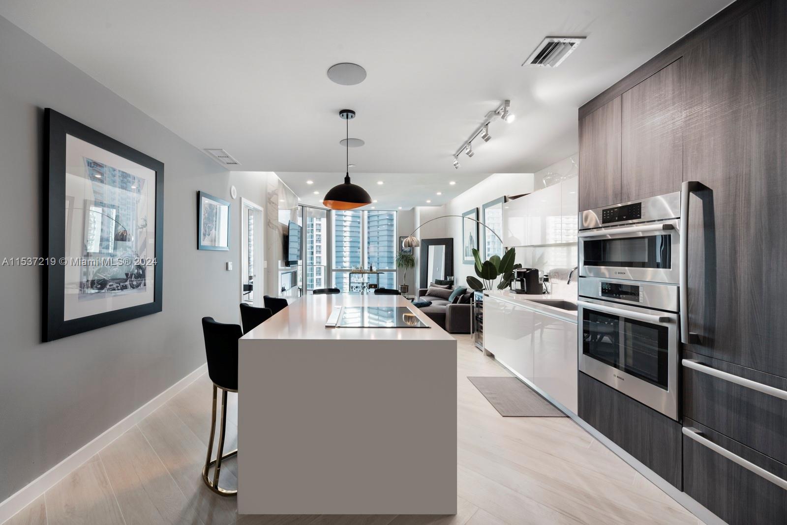 851 NE 1st Ave # 2505