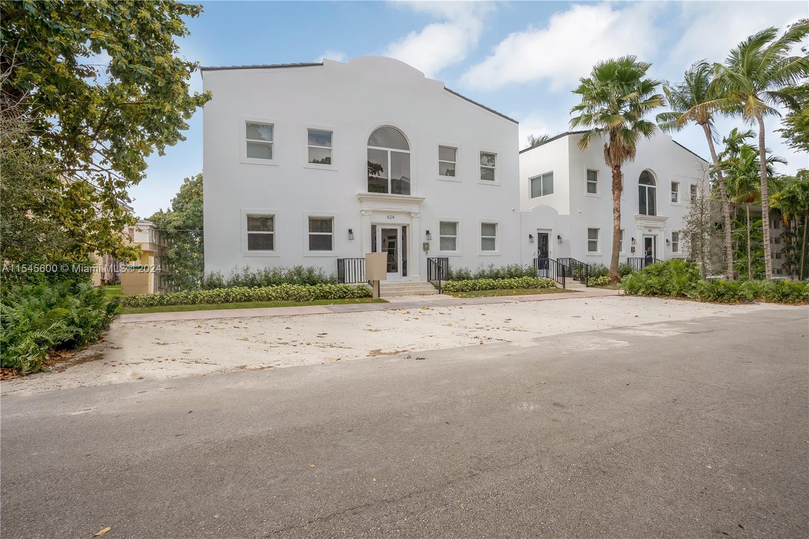 624 Santander Ave # 2