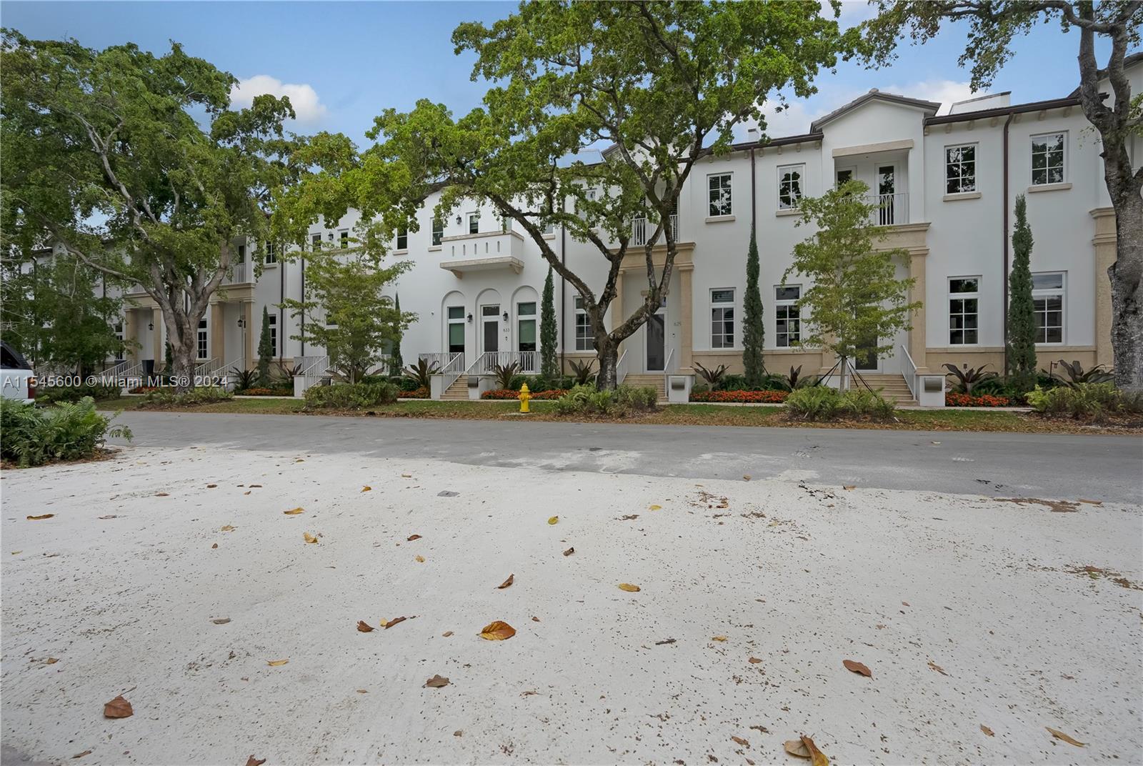 624 Santander Ave # 2