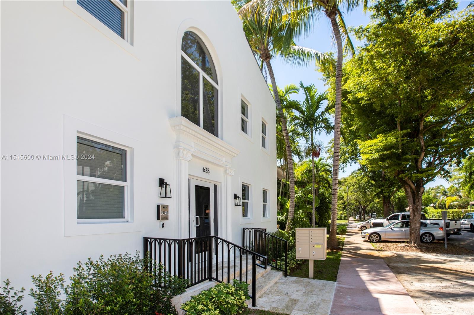 624 Santander Ave # 2