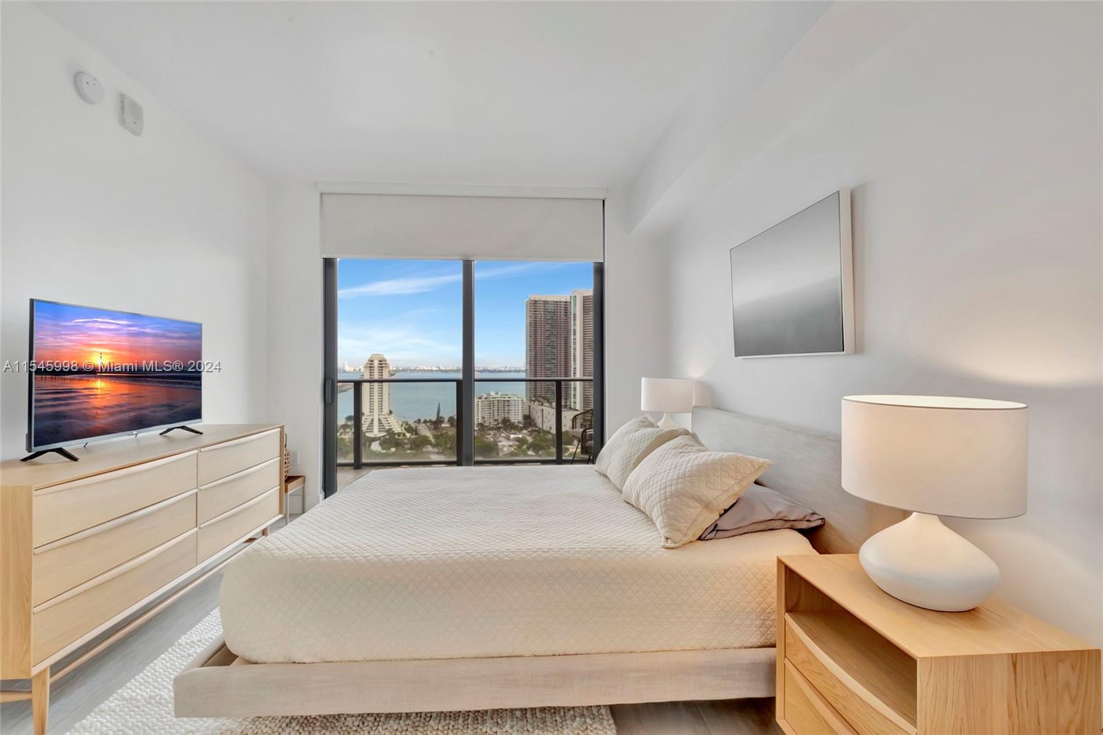 121 NE 34th St # 2407