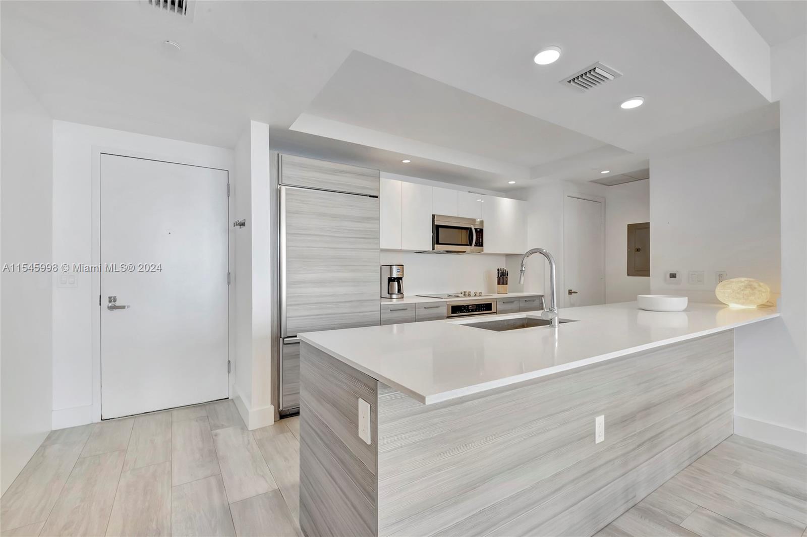 121 NE 34th St # 2407